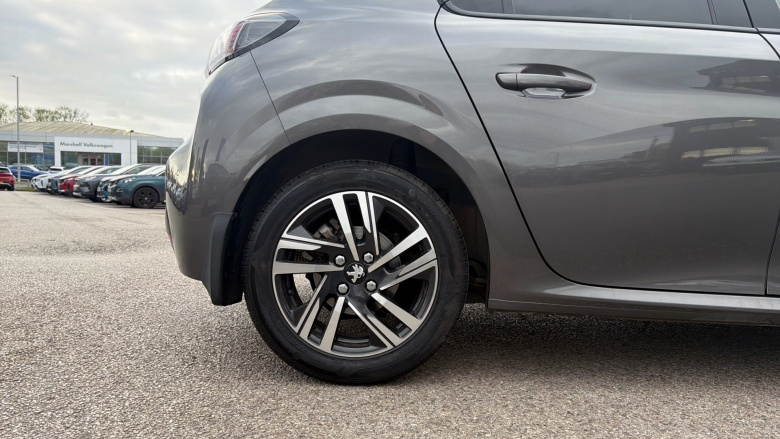 Peugeot 208 1.2 PureTech 100 Allure Premium 5dr Petrol Hatchback